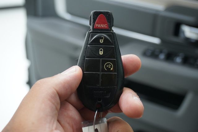 2018 Ram 1500 Lone Star Silver 4x2 Crew Cab 5'7" Box - 22917050 - 13