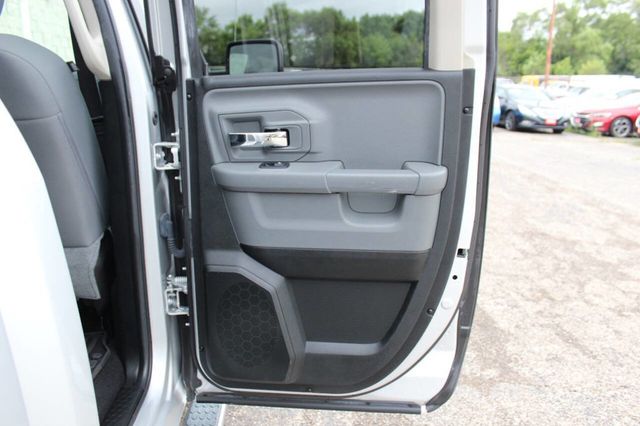 2018 Ram 1500 SLT 4x4 4dr Quad Cab 6.3 ft. SB Pickup - 22893438 - 13