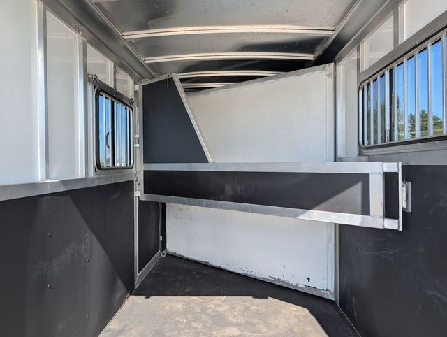 2018 Shadow 2 Horse Slant with Drop Feed Windows & Ramp  - 22936505 - 6