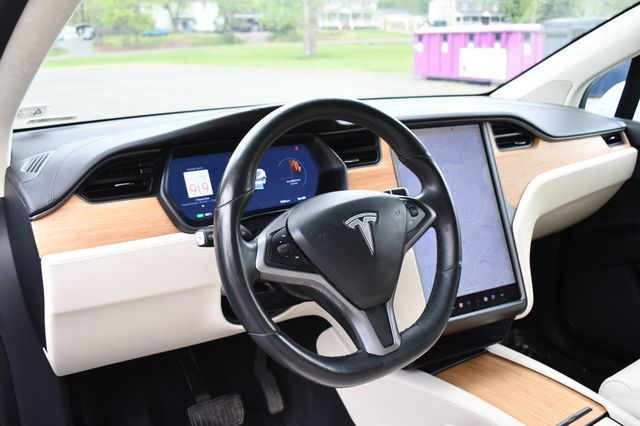 2018 Tesla Model X 100D AWD - 22405314 - 28