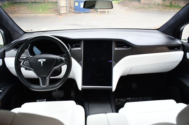 2018 Tesla Model X 100D AWD - 22414870 - 29
