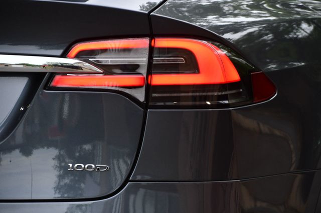 2018 Tesla Model X 100D AWD - 22414870 - 8
