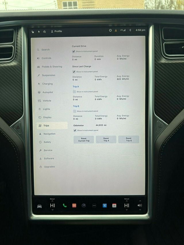 2018 Tesla Model X 100D AWD - 21916539 - 42