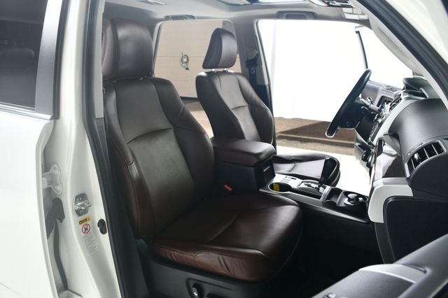 2018 Toyota 4Runner Limited 4WD - 22888856 - 32