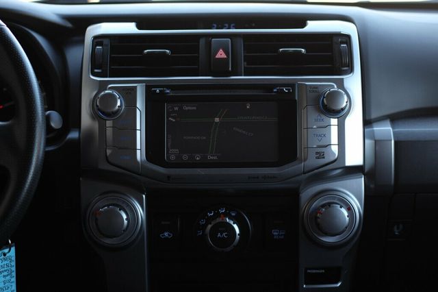 2018 Toyota 4Runner ONE OWNER SR5 PREMIUM W/ NAVIGATION, LEATHER, MOONROOF - 22924509 - 12