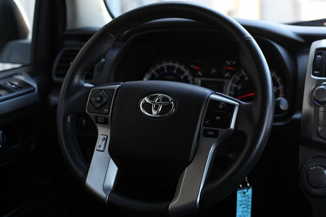 2018 Toyota 4Runner ONE OWNER SR5 PREMIUM W/ NAVIGATION, LEATHER, MOONROOF - 22924509 - 27