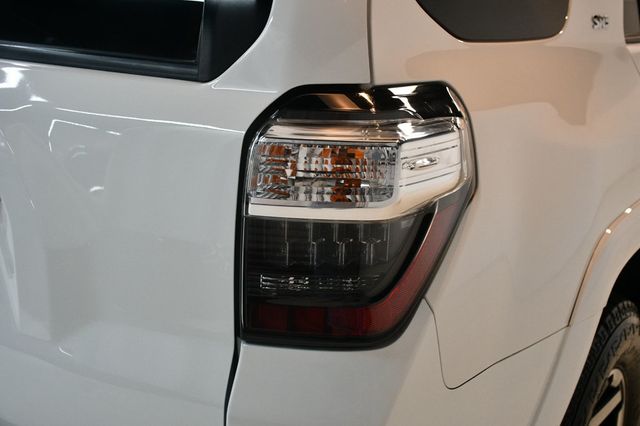 2018 Toyota 4Runner SR5 Premium 4WD - 22925183 - 14
