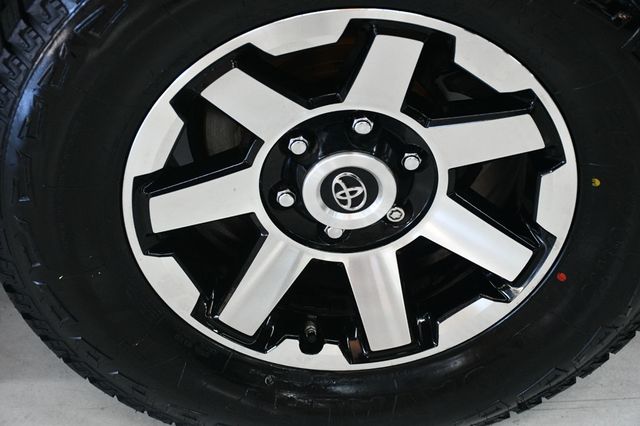 2018 Toyota 4Runner SR5 Premium 4WD - 22925183 - 17