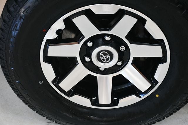 2018 Toyota 4Runner SR5 Premium 4WD - 22925183 - 18