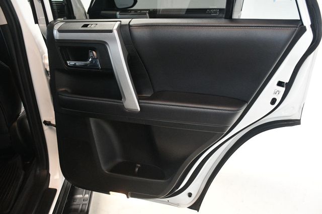 2018 Toyota 4Runner SR5 Premium 4WD - 22925183 - 24