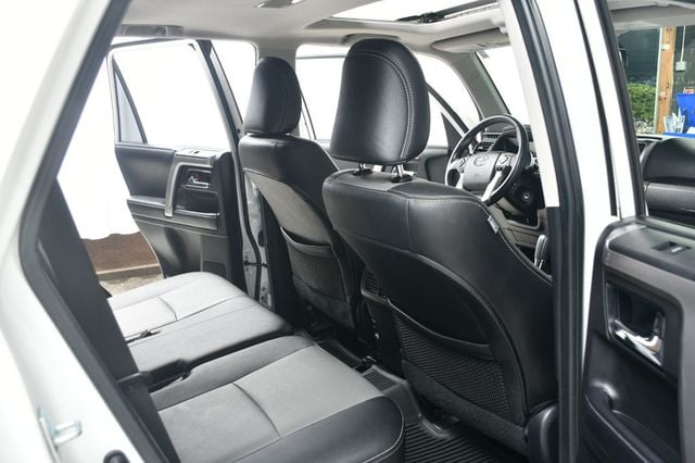 2018 Toyota 4Runner SR5 Premium 4WD - 22925183 - 37