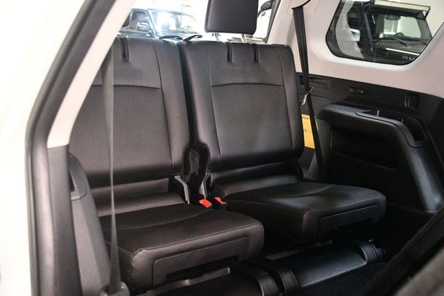 2018 Toyota 4Runner SR5 Premium 4WD - 22925183 - 39