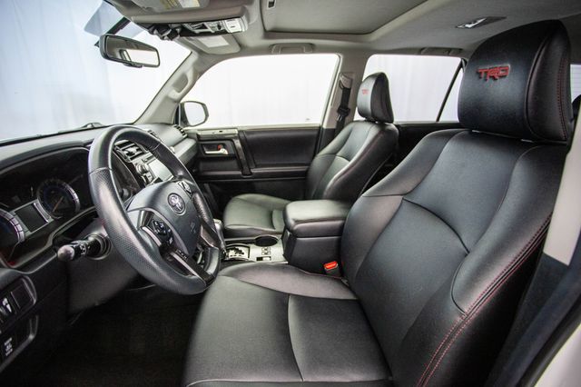 2018 Toyota 4Runner TRD Off Road Premium 4WD - 22899866 - 17