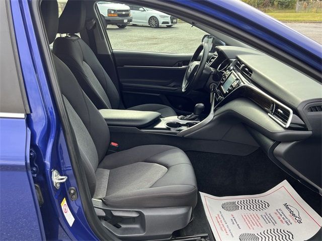2018 Toyota Camry LE Automatic - 22937403 - 16