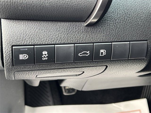 2018 Toyota Camry LE Automatic - 22937403 - 18