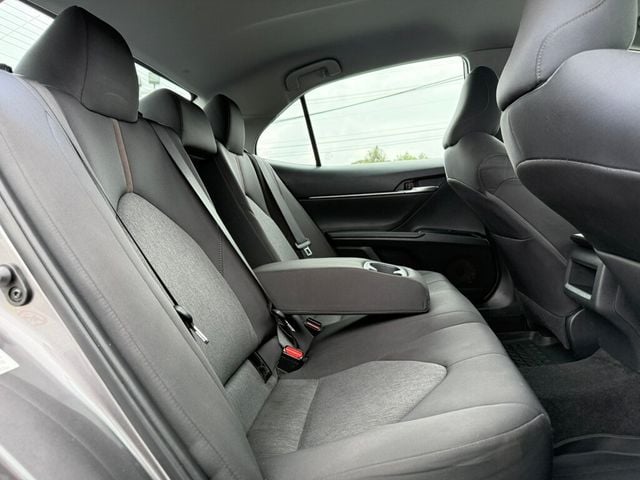 2018 Toyota Camry LE Automatic - 22907950 - 18