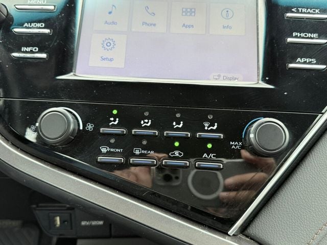 2018 Toyota Camry LE Automatic - 22907950 - 26