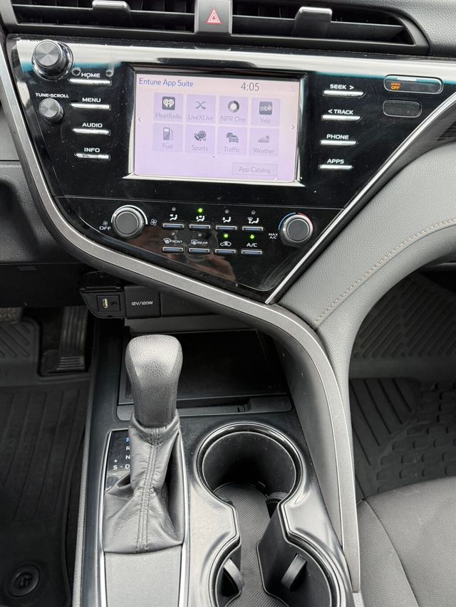 2018 Toyota Camry LE Automatic - 22907950 - 29