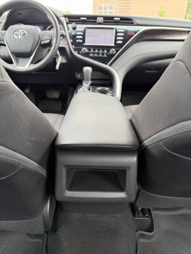 2018 Toyota Camry LE Automatic - 22907950 - 33