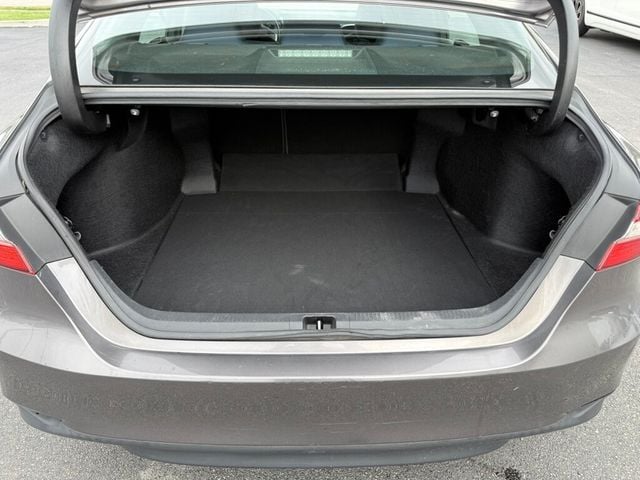 2018 Toyota Camry LE Automatic - 22907950 - 34