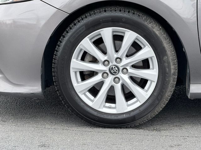 2018 Toyota Camry LE Automatic - 22907950 - 36