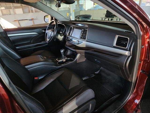2018 Toyota Highlander Hybrid XLE V6 AWD - 22934723 - 11