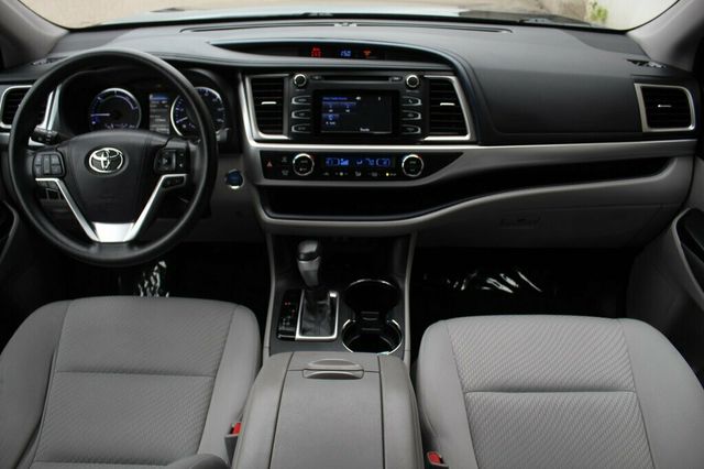 2018 Toyota Highlander ONE OWNER AWD HYBRID LE - 22934323 - 13