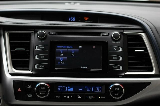 2018 Toyota Highlander ONE OWNER AWD HYBRID LE - 22934323 - 14