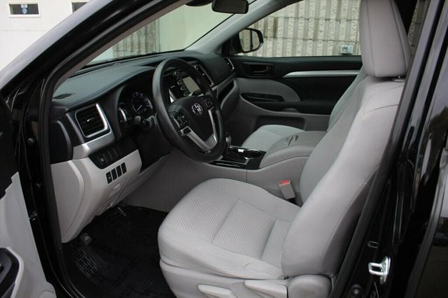 2018 Toyota Highlander ONE OWNER AWD HYBRID LE - 22934323 - 25