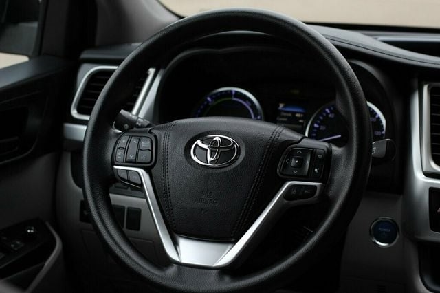 2018 Toyota Highlander ONE OWNER AWD HYBRID LE - 22934323 - 30