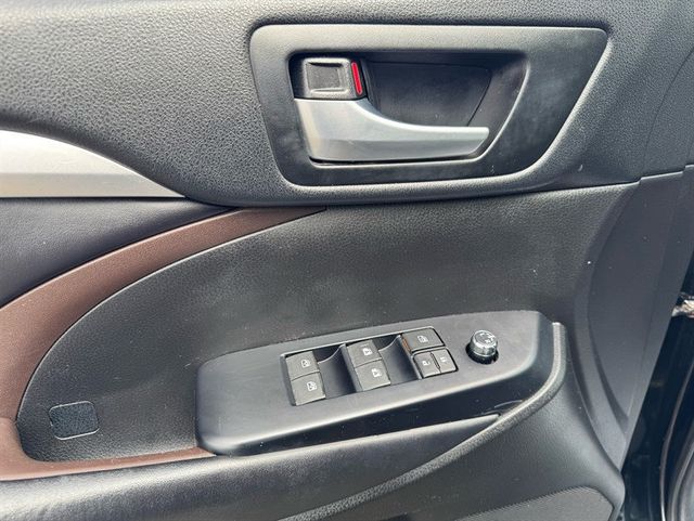 2018 Toyota Highlander XLE V6 AWD - 22934113 - 12