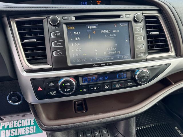 2018 Toyota Highlander XLE V6 AWD - 22934113 - 17