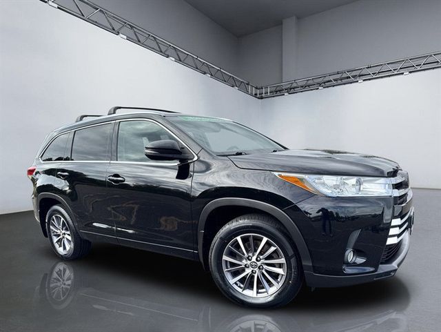2018 Toyota Highlander XLE V6 AWD - 22934113 - 30