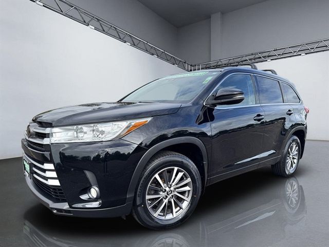 2018 Toyota Highlander XLE V6 AWD - 22934113 - 31