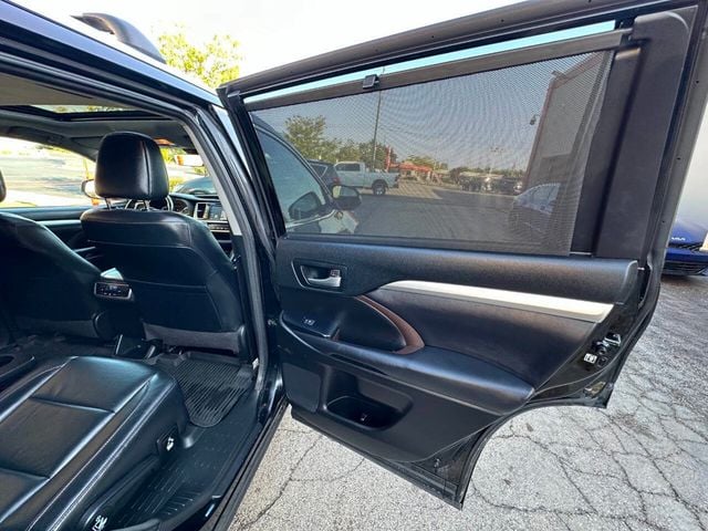 2018 Toyota Highlander XLE V6 AWD - 22916533 - 30