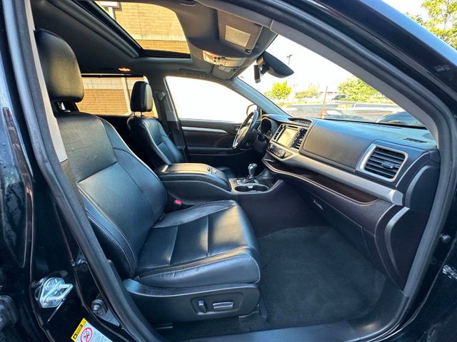 2018 Toyota Highlander XLE V6 AWD - 22916533 - 37