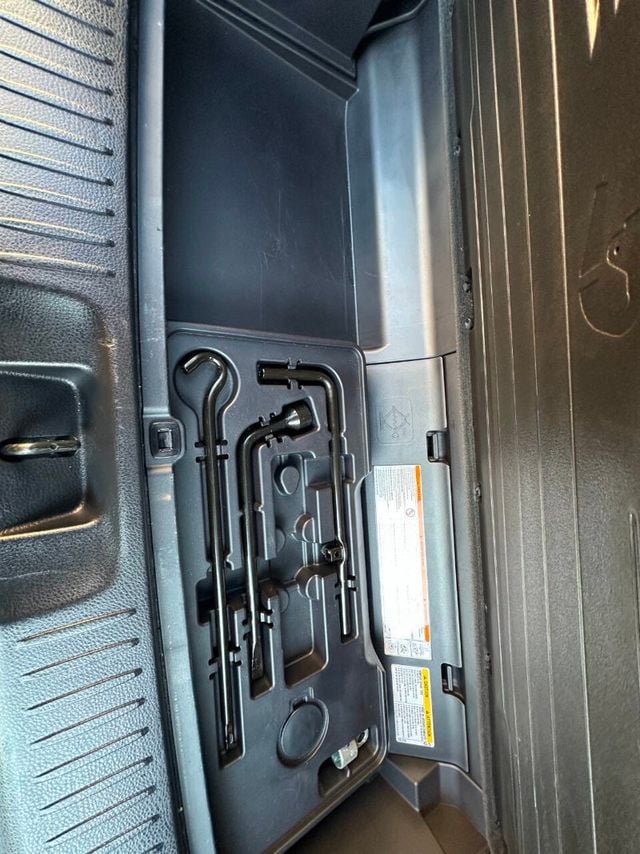 2018 Toyota Highlander XLE V6 AWD - 22916533 - 7