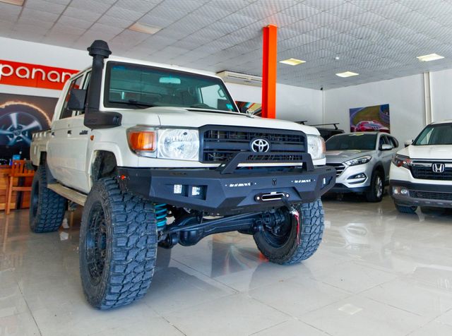 2018 Toyota Land Cruiser 79 Double Cab Pickup Muy Especial Camion raro V8 Turbo Diesel - 21799214 - 19