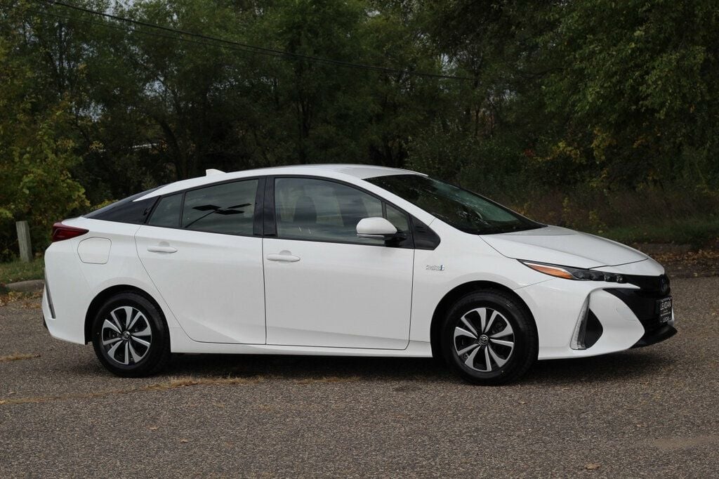 2018 Toyota Prius Prime ONE OWNER PLUS HATCHBACK W/ NAVIGATION, HEATED SEATS - 22917425 | Video 1