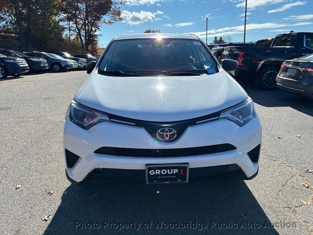 2018 Toyota RAV4 LE AWD - 22939365 - 0