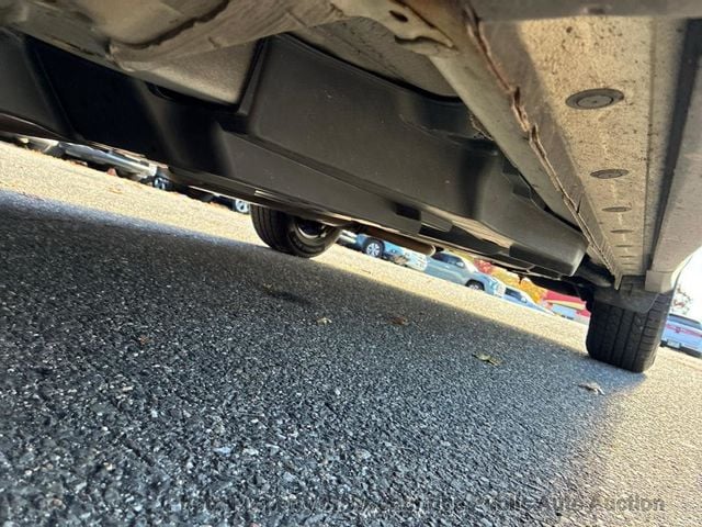 2018 Toyota RAV4 LE AWD - 22939365 - 19