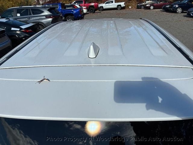 2018 Toyota RAV4 LE AWD - 22939365 - 5