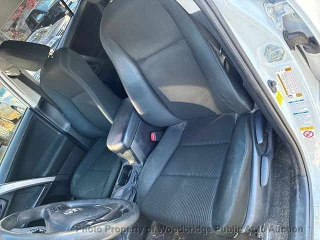 2018 Toyota RAV4 LE AWD - 22939365 - 7