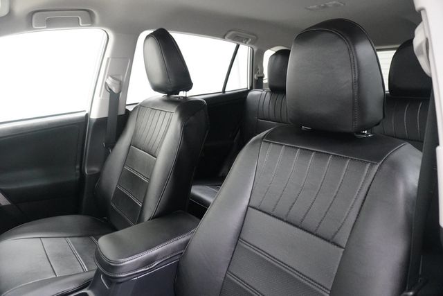 2018 Toyota RAV4 LE FWD - 22928932 - 9