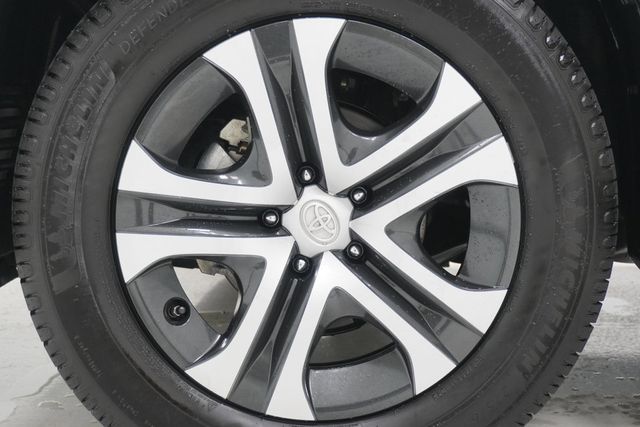 2018 Toyota RAV4 LE FWD - 22928932 - 22