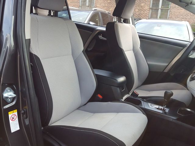 2018 Toyota RAV4 XLE AWD - 18187158 - 11