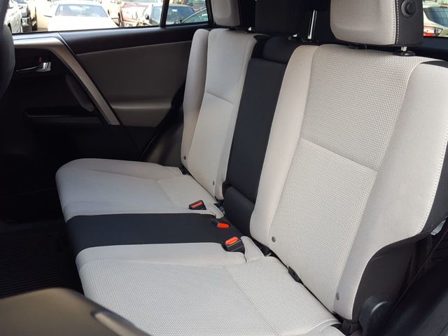 2018 Toyota RAV4 XLE AWD - 18187158 - 13