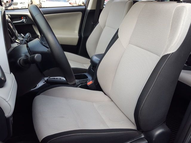 2018 Toyota RAV4 XLE AWD - 18187158 - 14