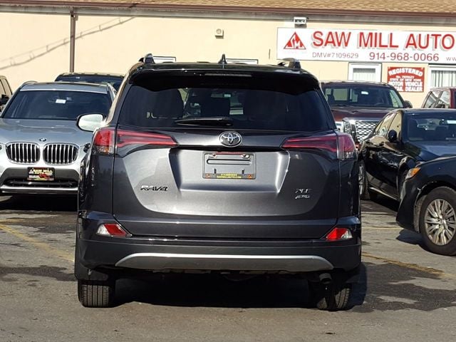 2018 Toyota RAV4 XLE AWD - 18187158 - 4