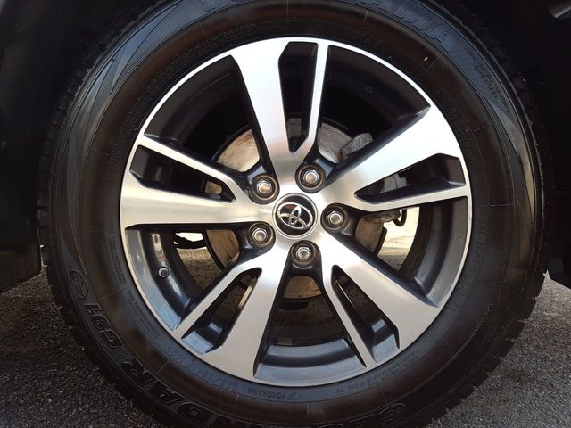 2018 Toyota RAV4 XLE AWD - 18187158 - 6